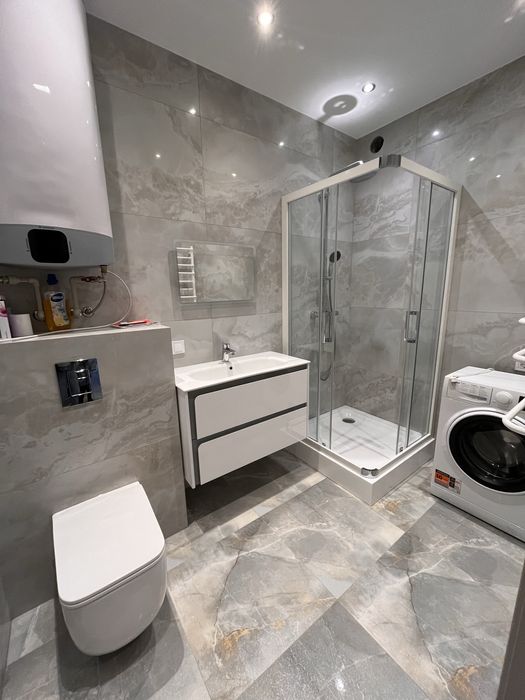 Простора квартира, є гараж