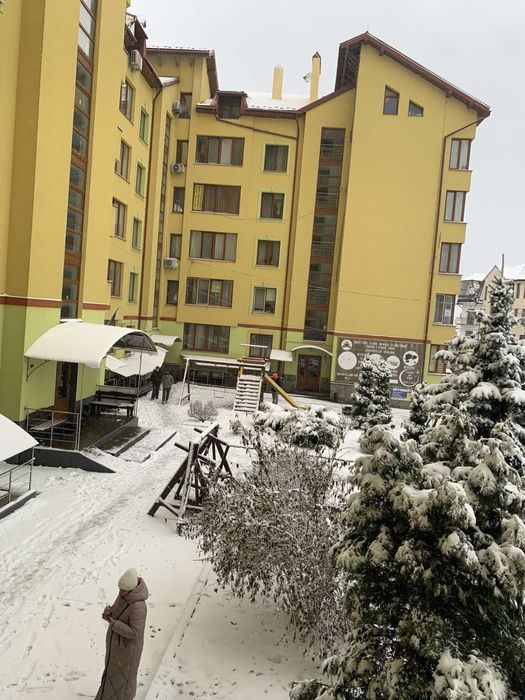 квартира подобово, затишна та світла (вільна з 07.02)