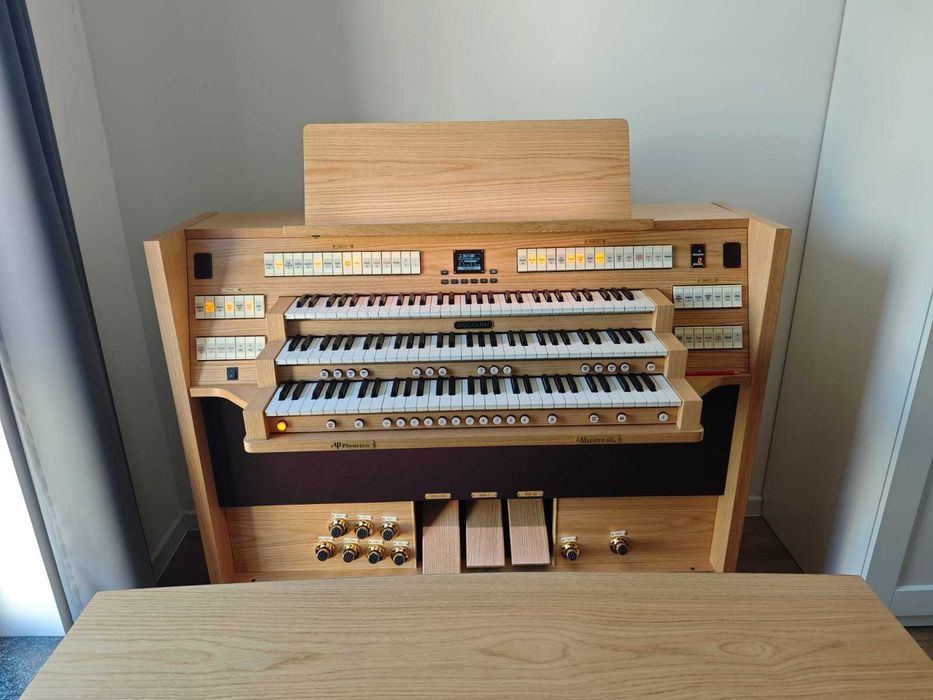 Organy Maestro 60 DLX firmy VISCOUNT jak nowe