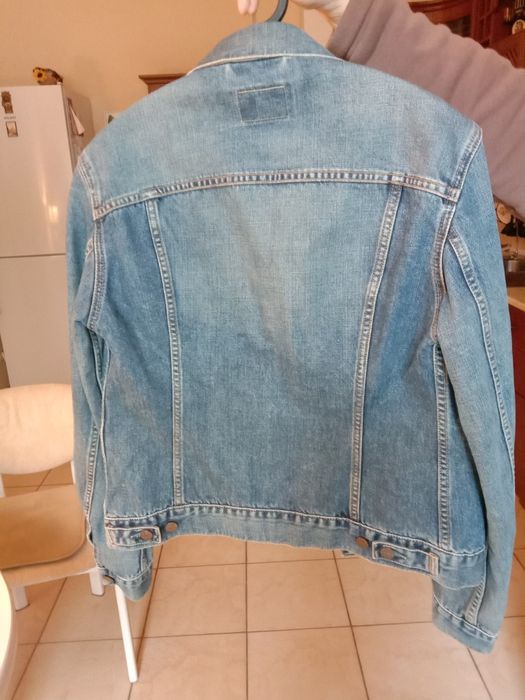 Джинсовая куртка Levi's оригинал.