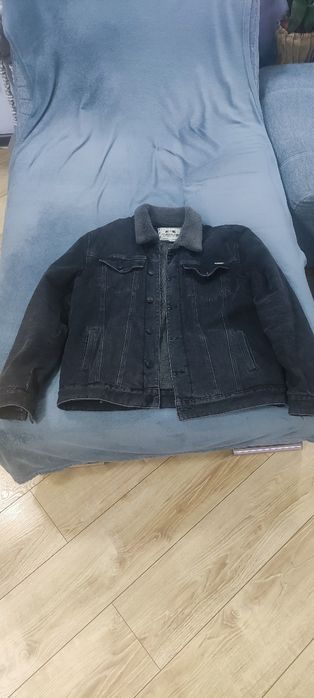 Продам куртку на меху джинсовую