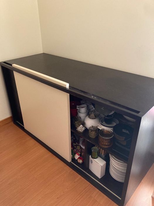 Aparador em madeira maciça