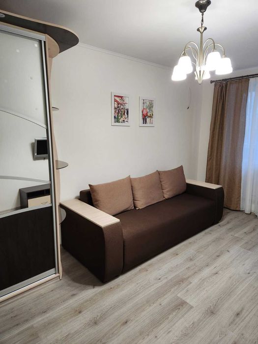 продам 1 комнатную квартиру на Алексеевке