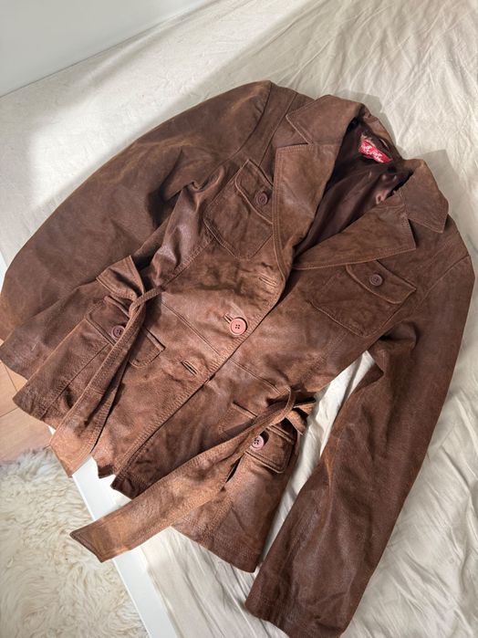 Zamszowa czekoladowa kurtka skorzana taliowana hit zamsz skora vintage