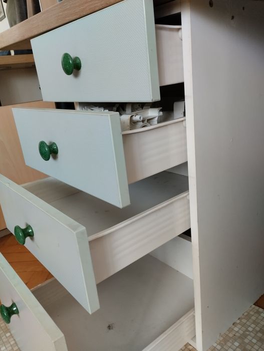 Szafka kuchenna z szufladami