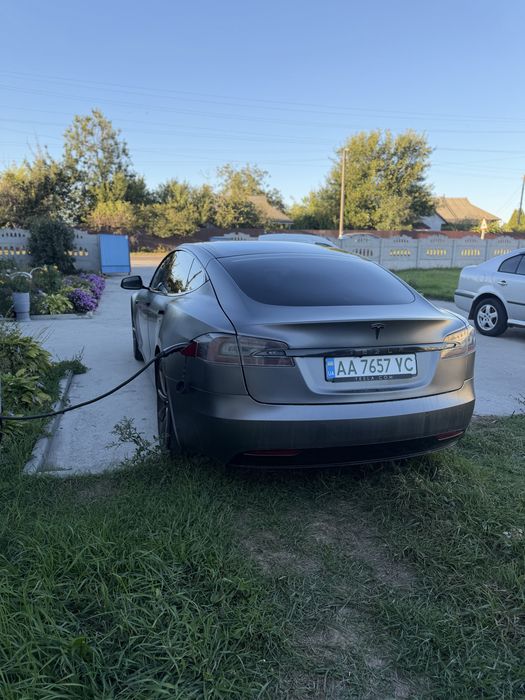 Tesla model s 2017 ЄВРОПА без ДТП