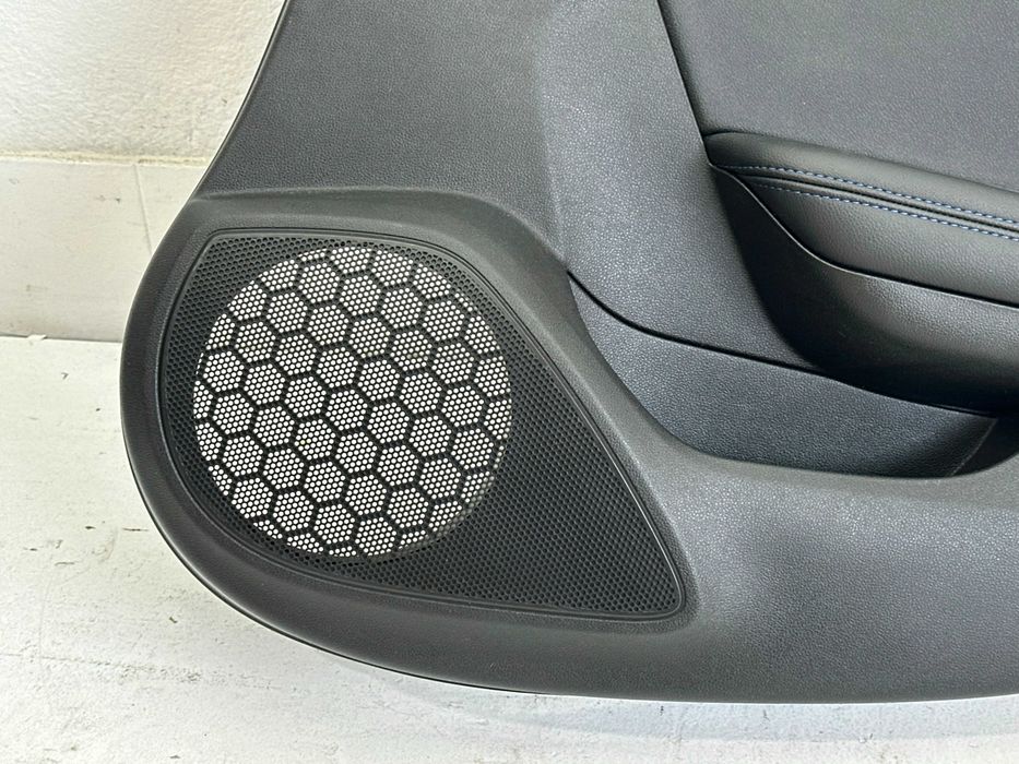 Farda / Quartela Trás Direita / Esquerda - Renault Megane IV (2016)