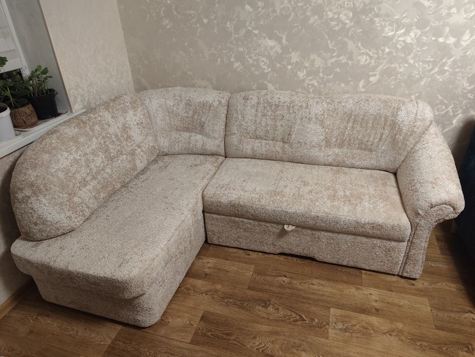 Перетяжка мягкой мебели