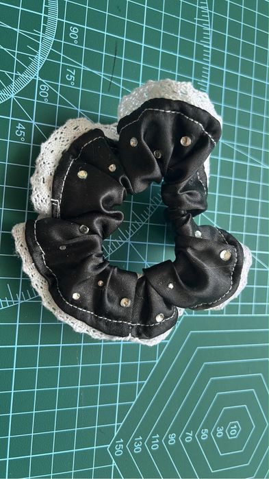 Gumka scrunchie koronka satyna rozmiar mini