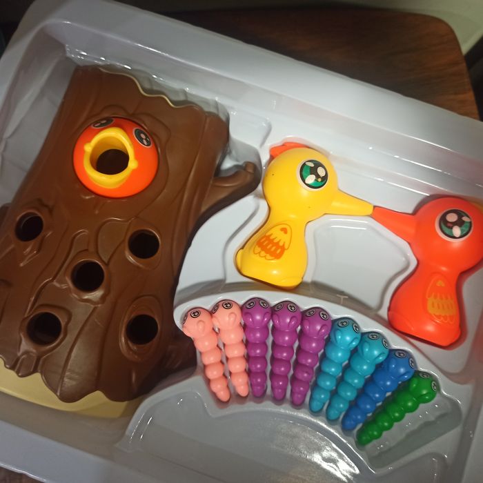 Magnetyczna gra zręcznościowa dzięcioł i robaczki