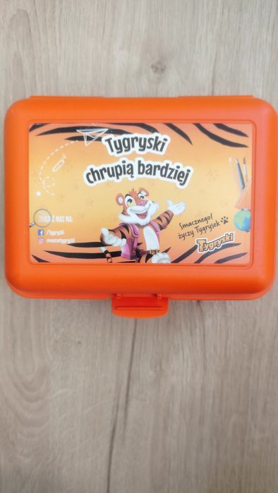Śniadaniówka  plastik tygryski