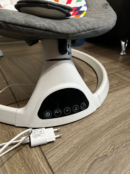 Продам дитяче крісло гойдалку (заколисуючий центр)