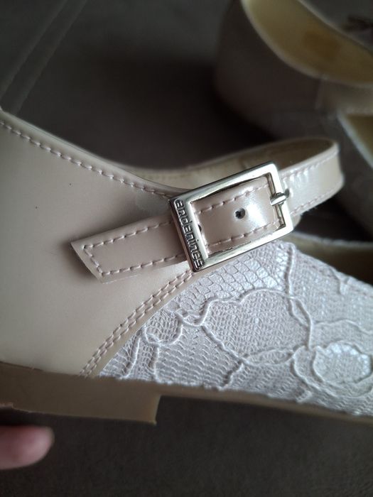 Туфлі для дівчинки, нові, розмір 27 – шкіра, лак, гіпюр