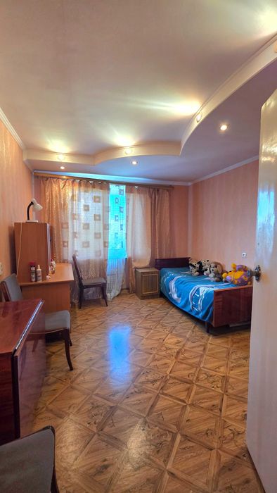 Продаж 4-кімнатноЇ квартири по вул.Незалежності