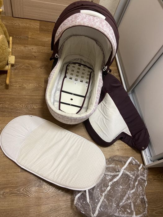 Продам люльку, захист, матрасик  у люльку. Бу.