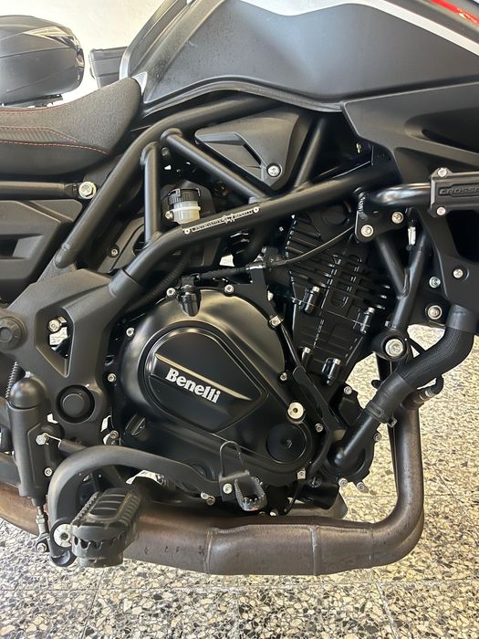 Benelli TRK 702 de 2023 em Óptimo estado Malas Crash Bars Faróis Auxiliares