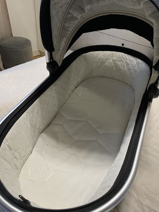 Gondola moon resea s