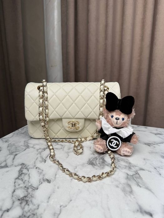 НОВА! Chanel Classic 23 Flap Caviar Leather Ivory with Silver Hardware