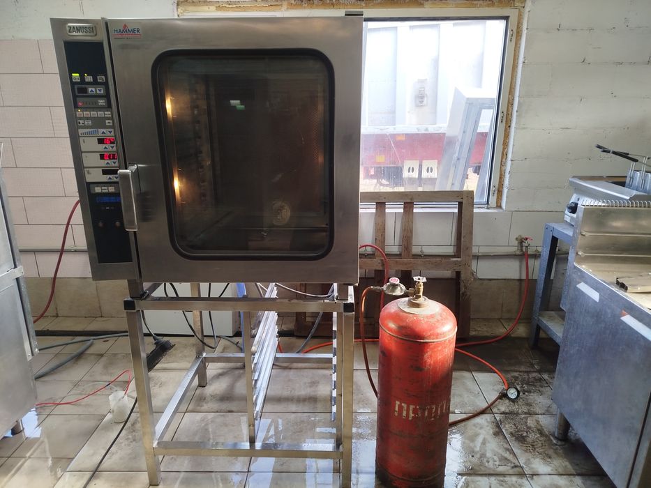 Пароконвектомат газовий ZANUSSI 220 вольт.