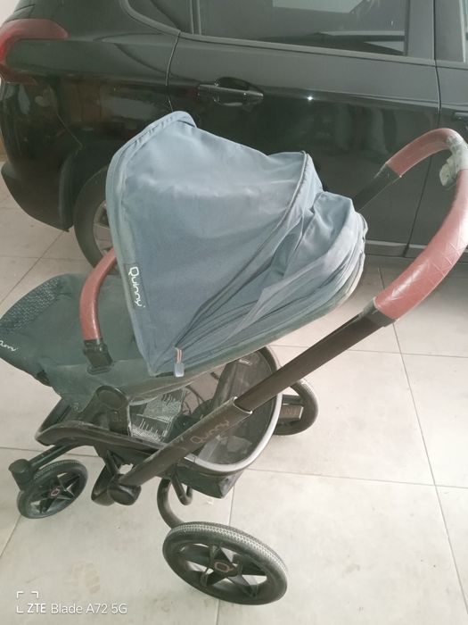 Carrinho bebé e acessórios