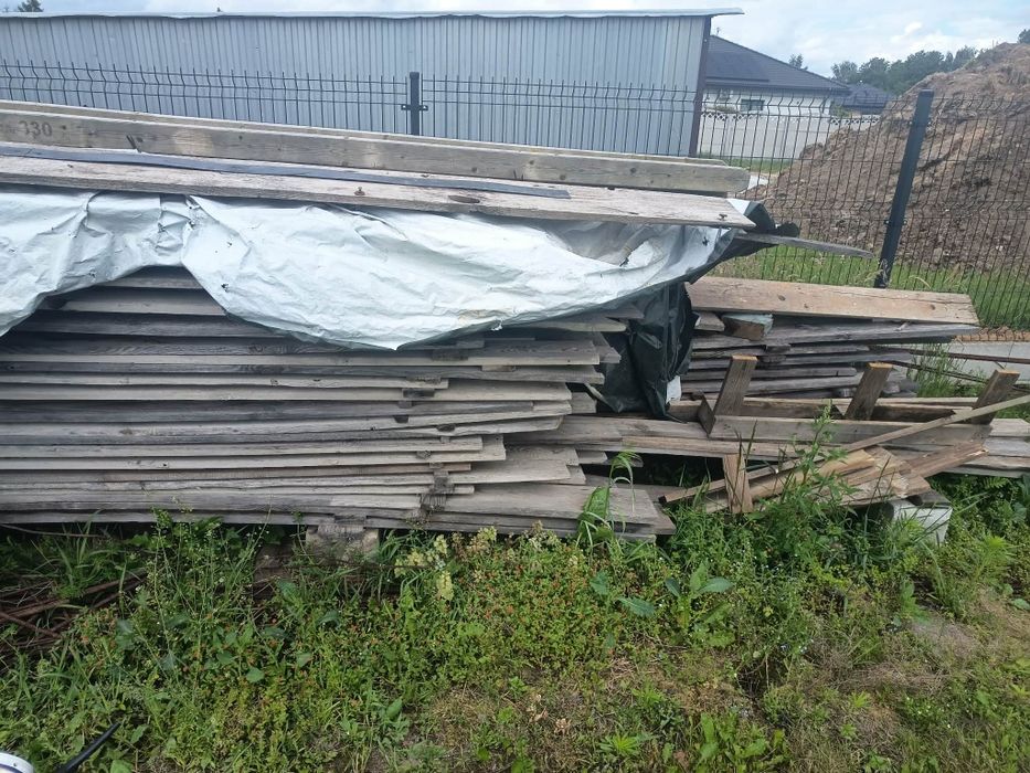 Suche deski po budowie