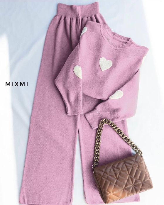 Жіночий костюм ангора