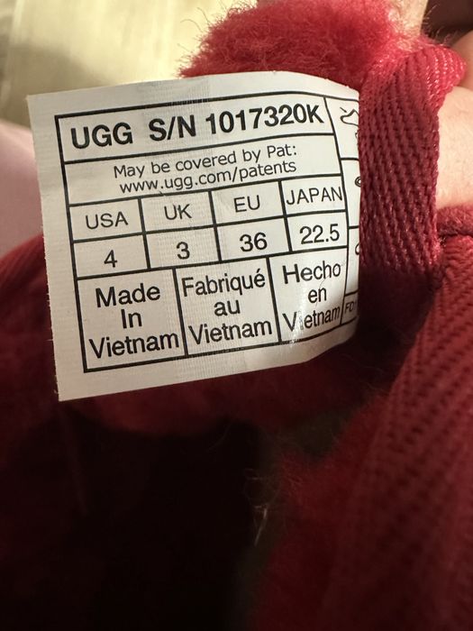UGG новві червоного кольору