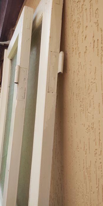 Двері двостворчаті