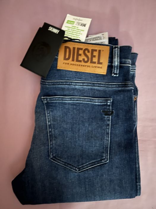 Wyprzedaż spodnie męskie Diesel.