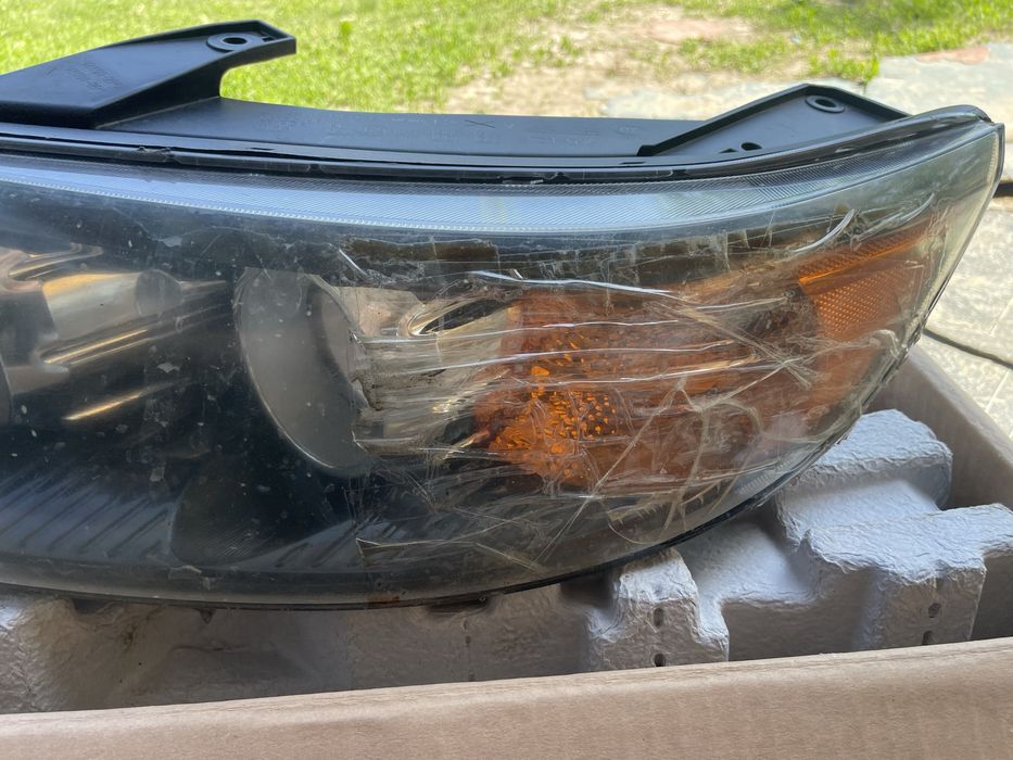 Фара левая Xenon KIA Sorento 2009-2014 Киа 92101