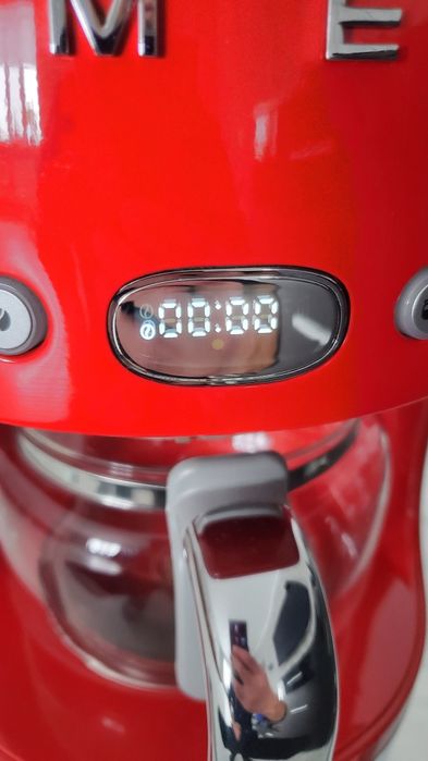 Кавоварка  SMEG.  Mod / DCF02RDEU. SI.01