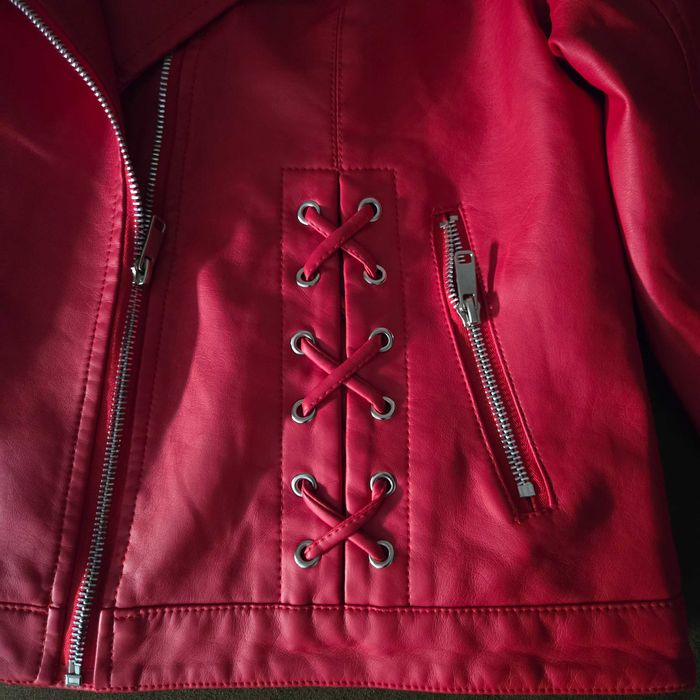 Piękna kurtka Ramoneska czerwona z wiązaniami eko NOWA