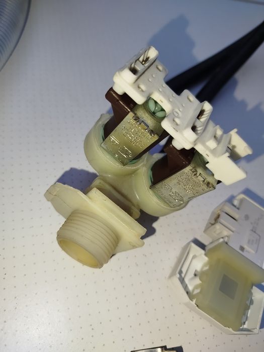 Запчастини до пральної машинки Siemens E14-14