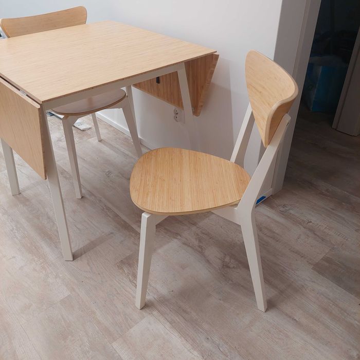 Stół rozkładany + 4 krzesła Ikea
