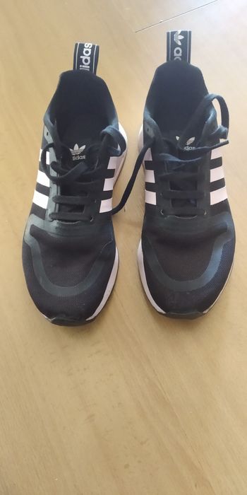 Tênis adidas desporto