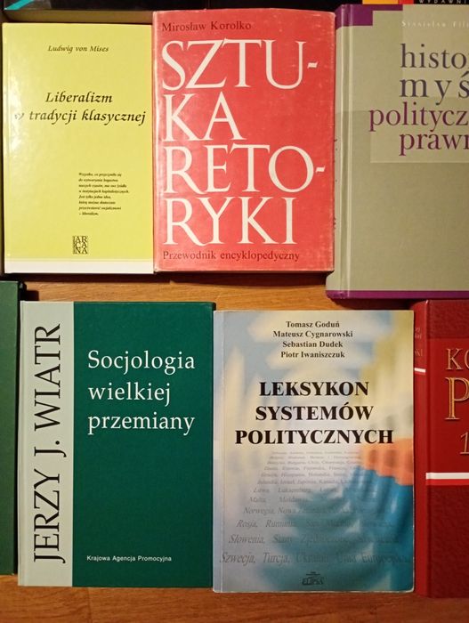17 książek z dziedziny nauki o polityce