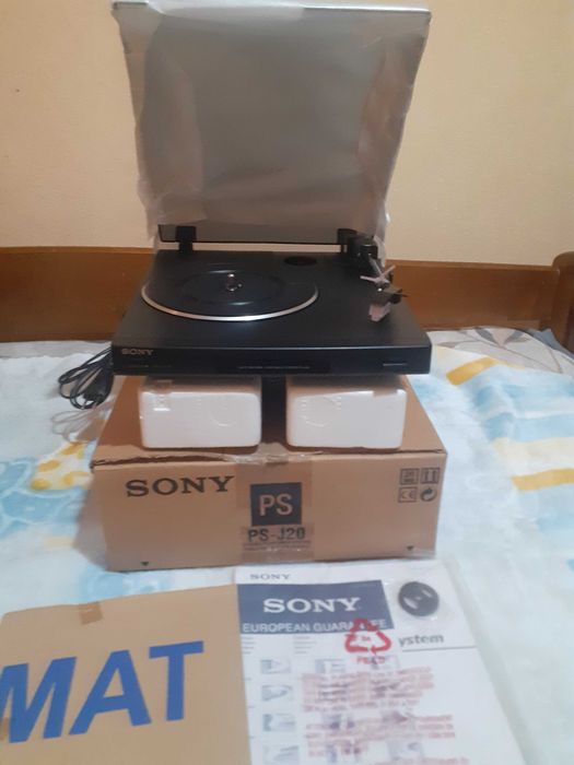 Vendo  gira discos completamente novo, PSP J20  da Sony