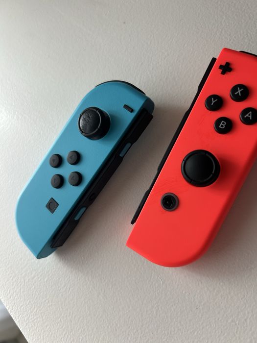 Nintendo Switch 64 GB OLED + gratis