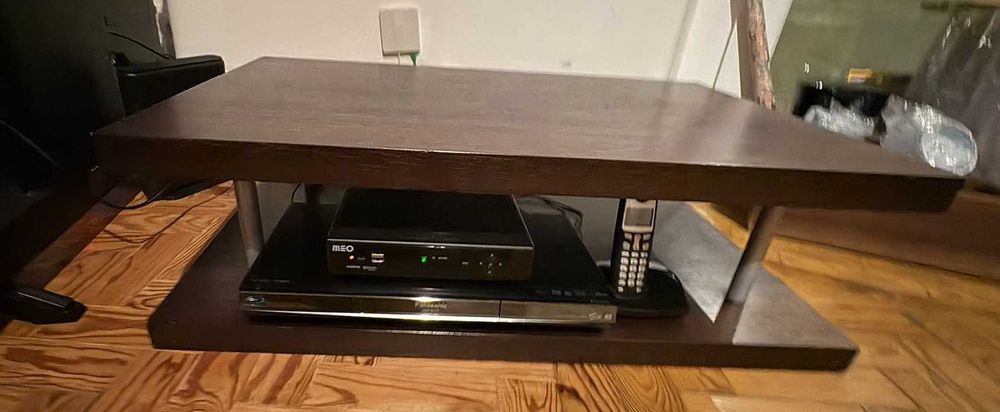 Móvel de TV com rodas