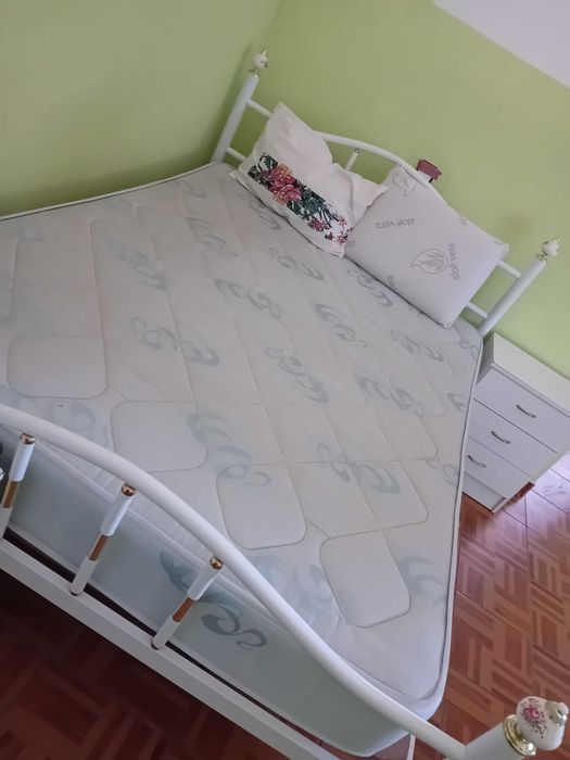 Vendo mobilia quarto quase completo