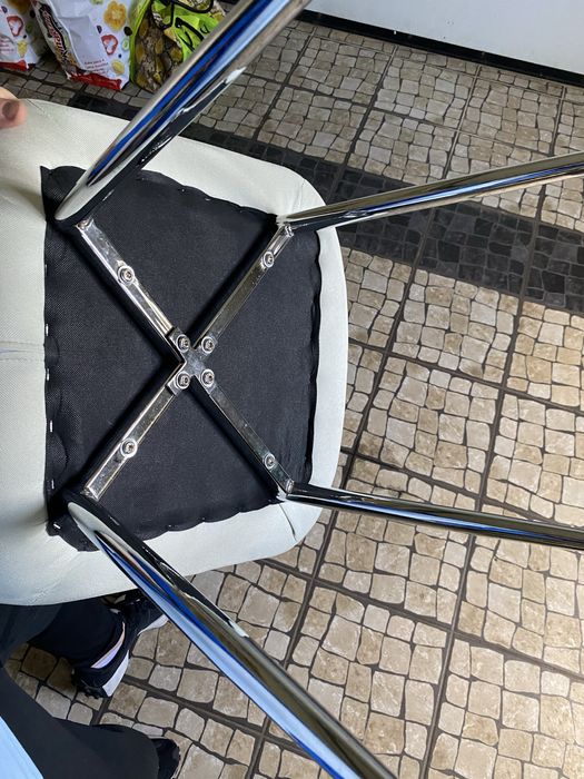 Cadeiras para recuperar como novas … precisam de arranjo