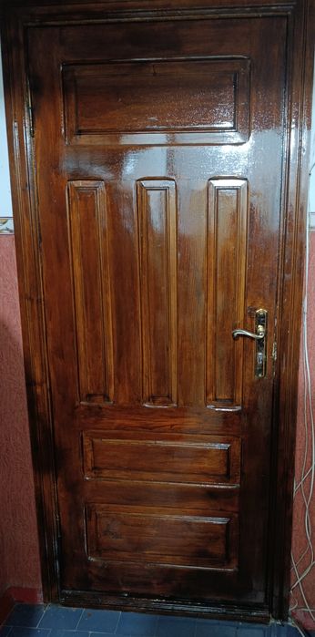 Продаються вхідні двері б/к