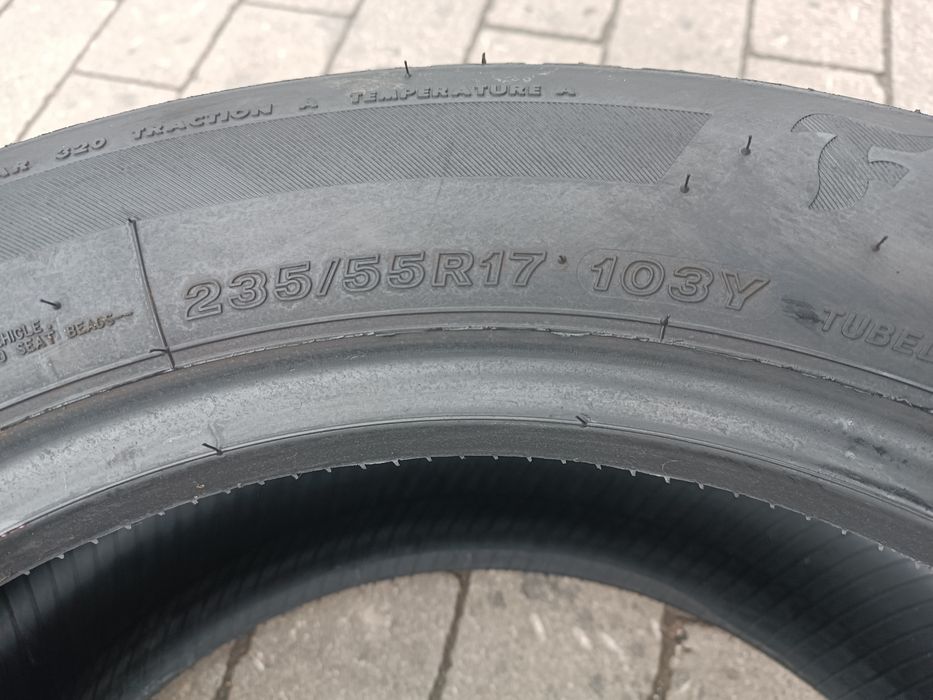 235/55R17 Firestone Roadhawk 2