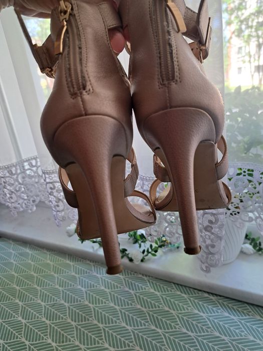 Szpilki ,sandały