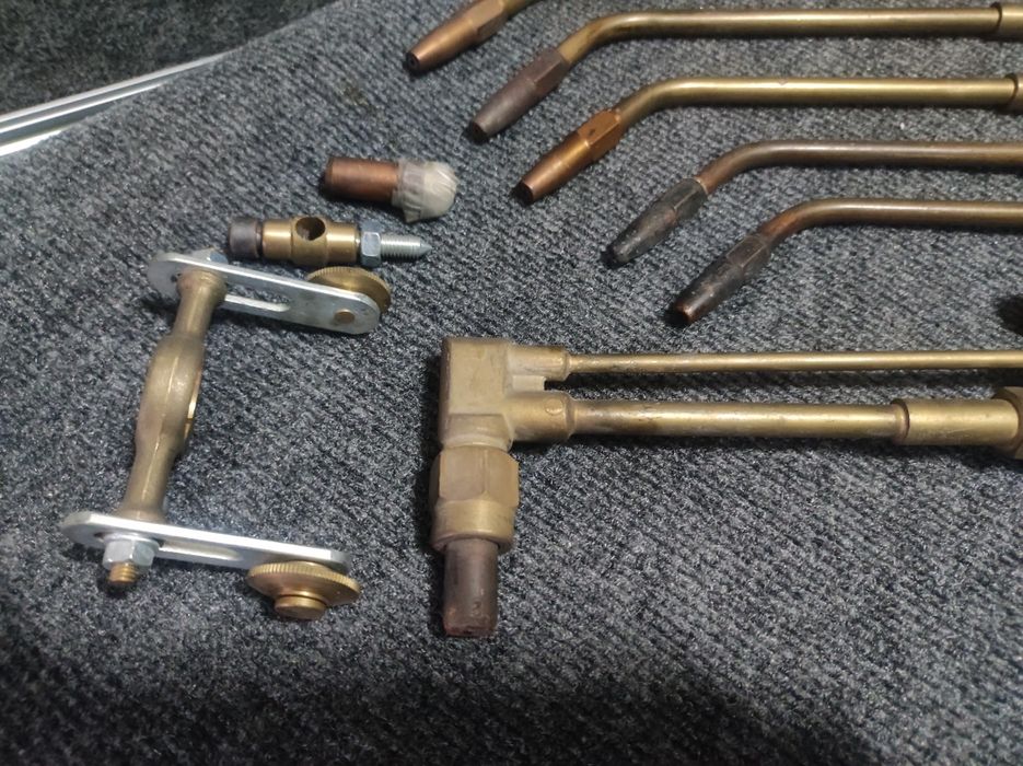 Massarico com vários bicos e acessórios