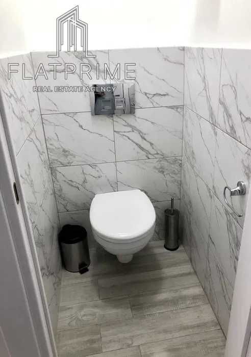 Центр продаж окреме приміщення кабінет з ремонтом