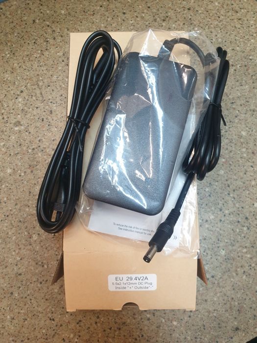 Ładowarka li ion 29.4V  2A jack 5.5/2.1