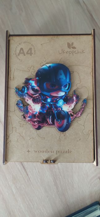 Пазли в коробці нові