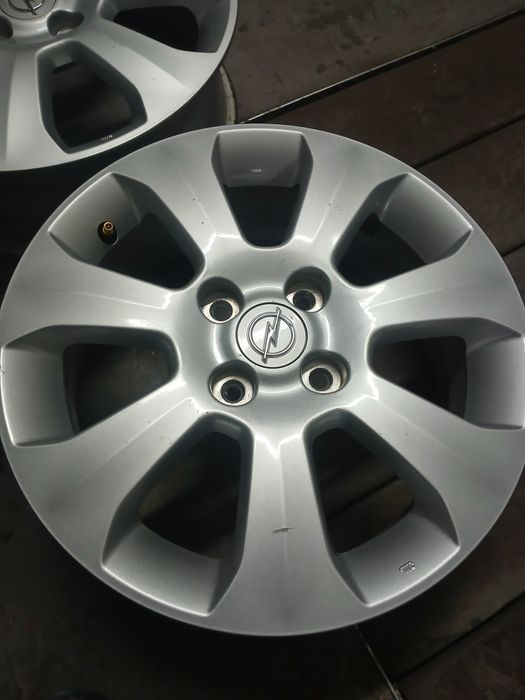 Felgi aluminiowe Opel Agila itp 4x100 5,5j15 et 50 ch 54,1 oryg GM