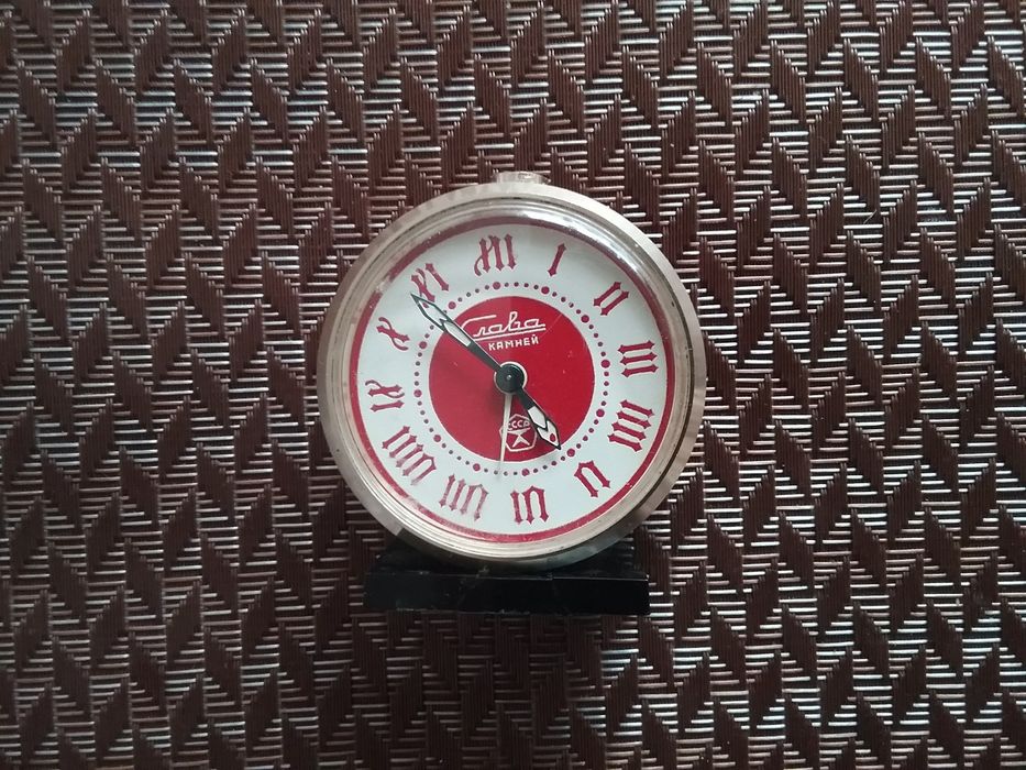 Часы наручные, разные, будильник